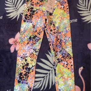 Fabletics Mid rise Powerhold Capri legging Sz XS NWT